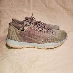 Nike Flex Supreme TR 5 women's size 7.